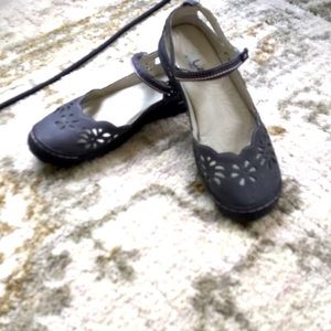 Jambi grey Maryjanes size 8.5